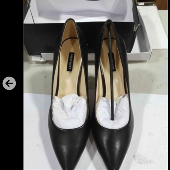 Nine West Pump - Picture 4 of 9